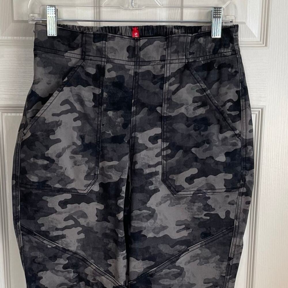 Spanx Stretch Twill Cargo Jogger Sz M Camo Black Gray Pull On Pockets Gorpcore - Picture 5 of 12